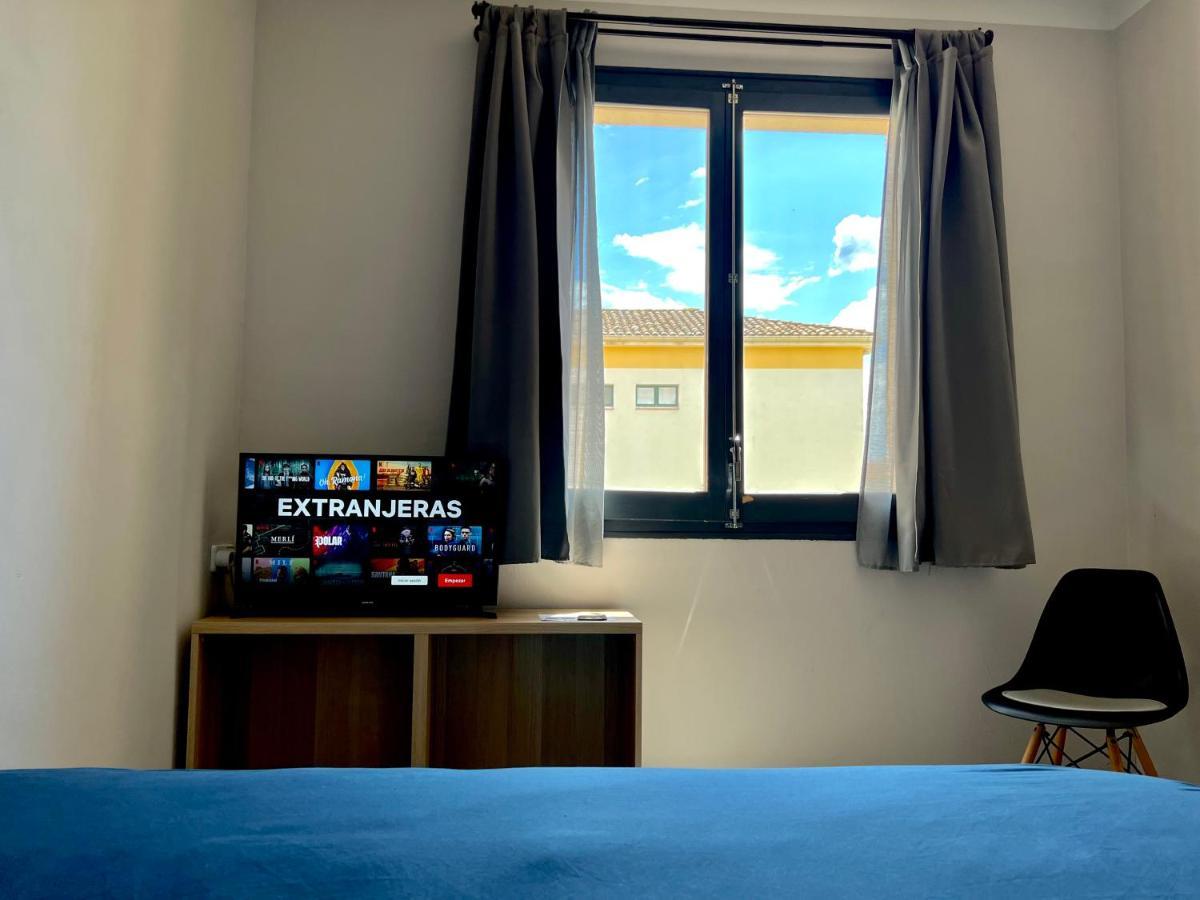 Hostal La Canonja Тремп Экстерьер фото