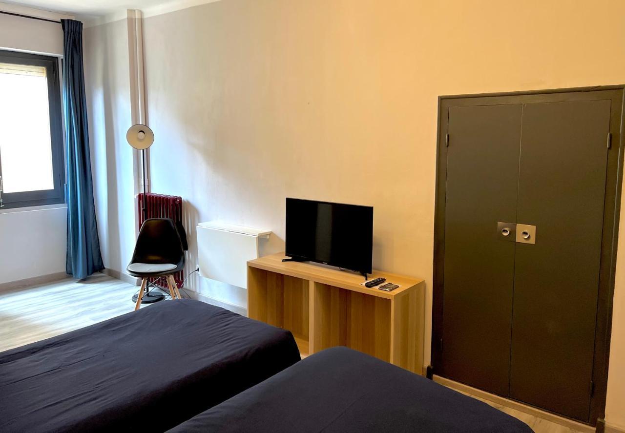 Hostal La Canonja Тремп Экстерьер фото