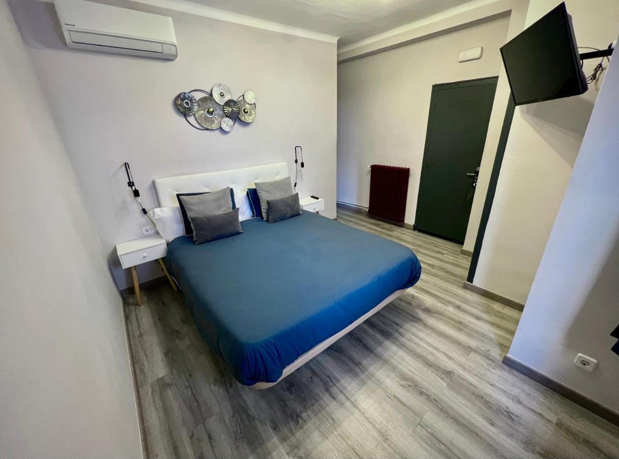 Hostal La Canonja Тремп Экстерьер фото
