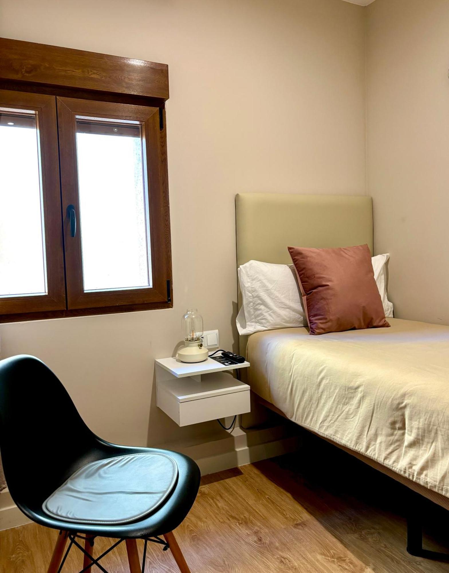 Hostal La Canonja Тремп Экстерьер фото
