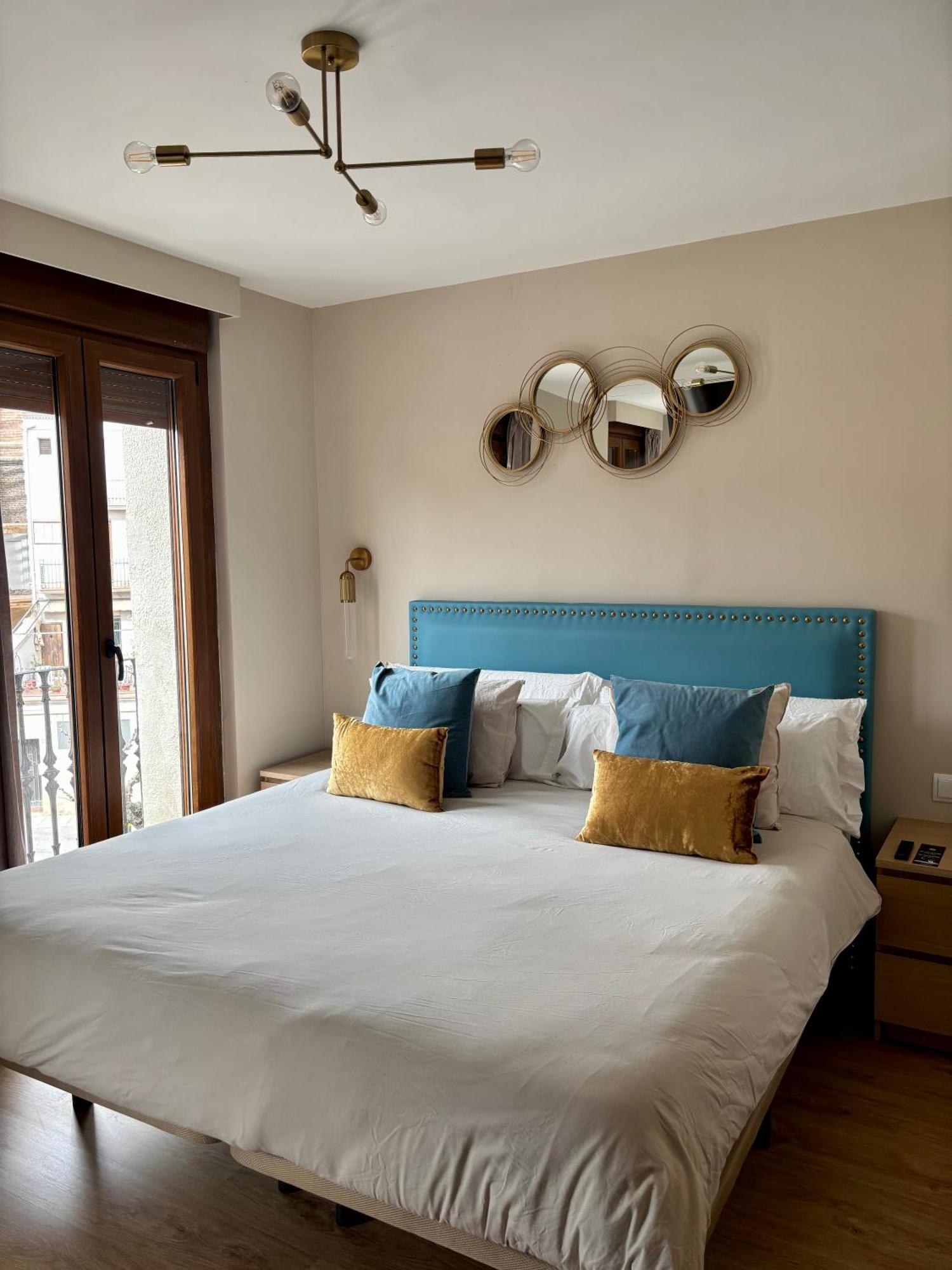 Hostal La Canonja Тремп Экстерьер фото